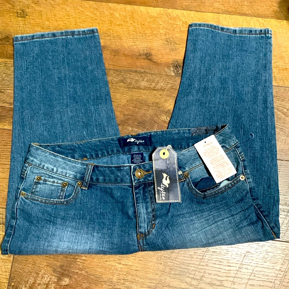 Tyte Capri Jeans - size 13 - New with Tag.